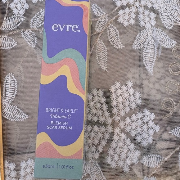 Evrē Bright & Early Vitamin C Blemish Scar Serum | 1.01 fl oz - Picture 4 of 7